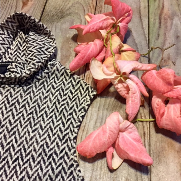 Express top - Picture 2 of 8